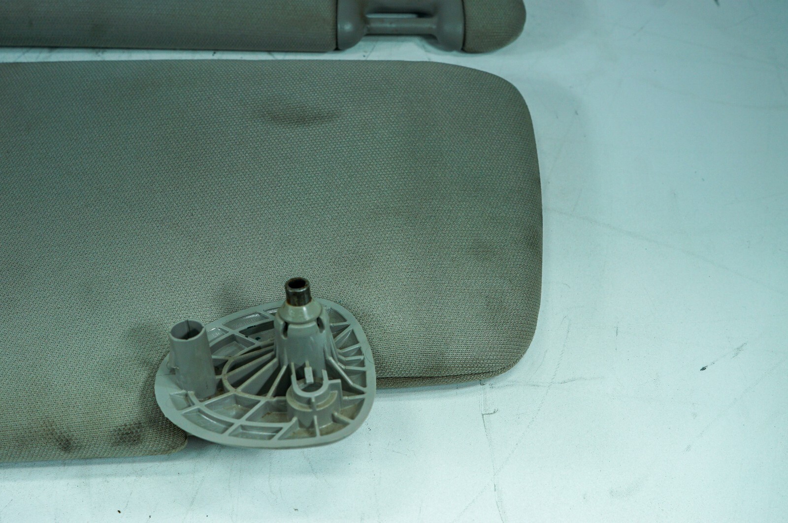 13-18 Ram 2500 Tradesman OEM Front Right & Left Sunvisor Sun Visor Cover 5090