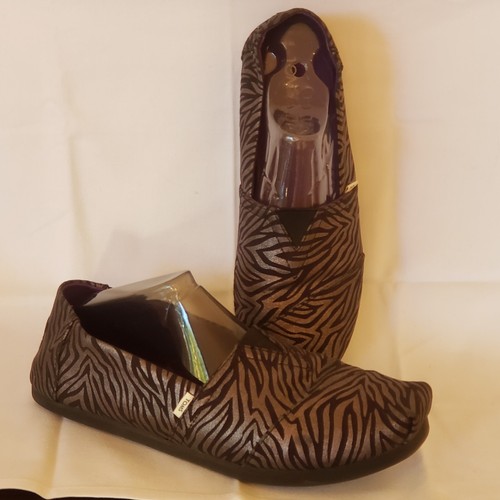 Toms Alpargata Flats Womens 9 Metallic Silver Black Stripe Shoes Slip On Loafer - Picture 13 of 13