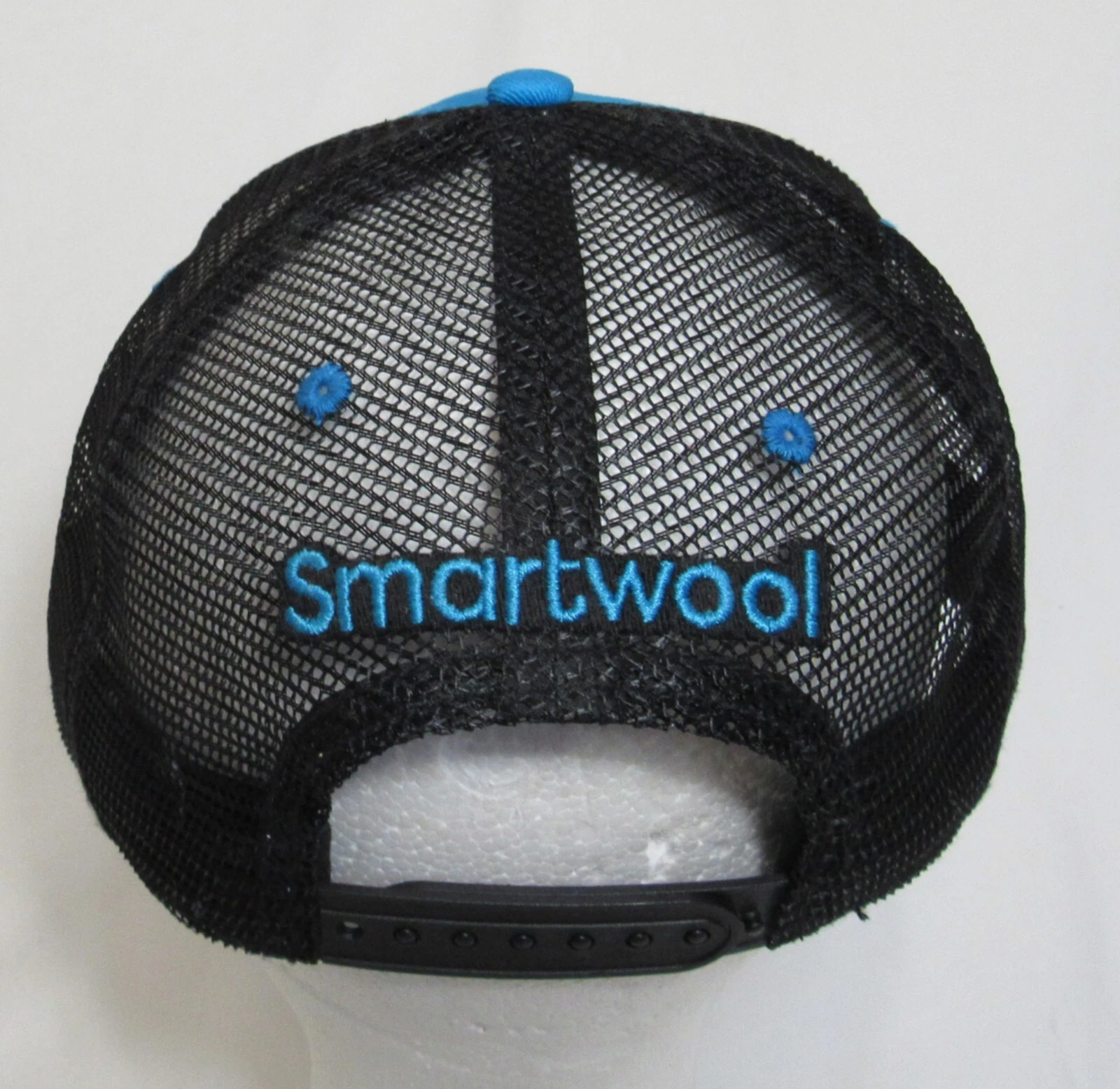 smartwool patch snap back net plus trucker hat euc 