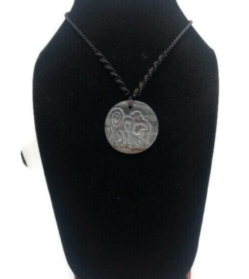Unisex Necklace Woven in Macrame Thread and Natural Stone Mono Nazca Lines