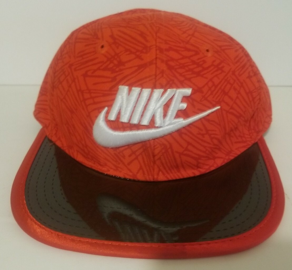 Nike Futura True Baseball Cap Red Boy's Adjustable Snapback Hat Sz: 4/7