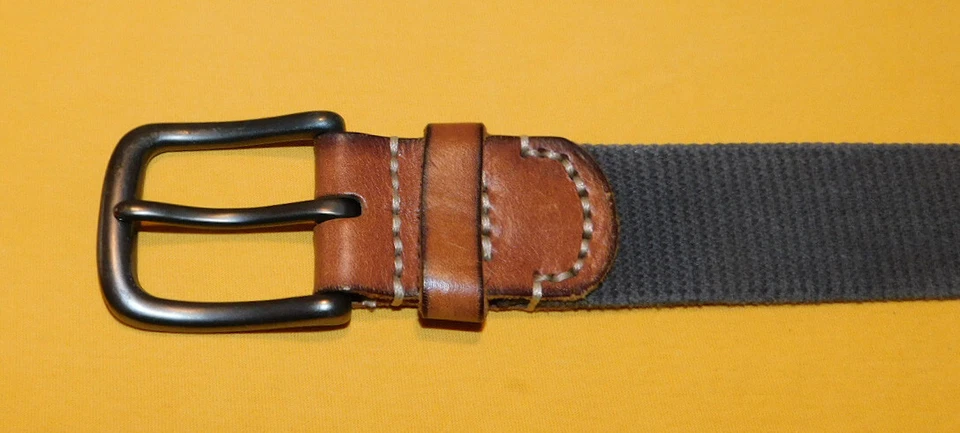 MEN'S GAP BROWN COTTON WITH LEATHER TABS BELT SIZE 38/95cm.. Foto 2 de 4