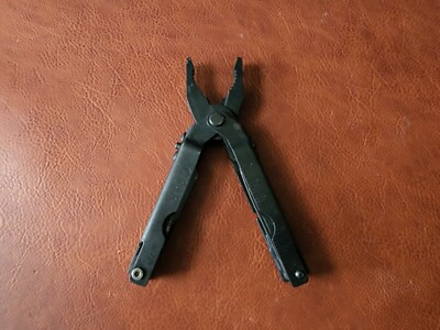 Gerber multi tools MP600 MP400 stainless black sight tool diesel good condition
