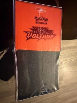 Pokémon TCG: Sword & Shield-Vivid Voltage Elite Trainer Box (133