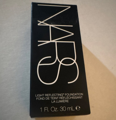 NARS Light Reflecting Foundation Shade Medium 3.75 Cordoba 1 fl oz / 30 mL