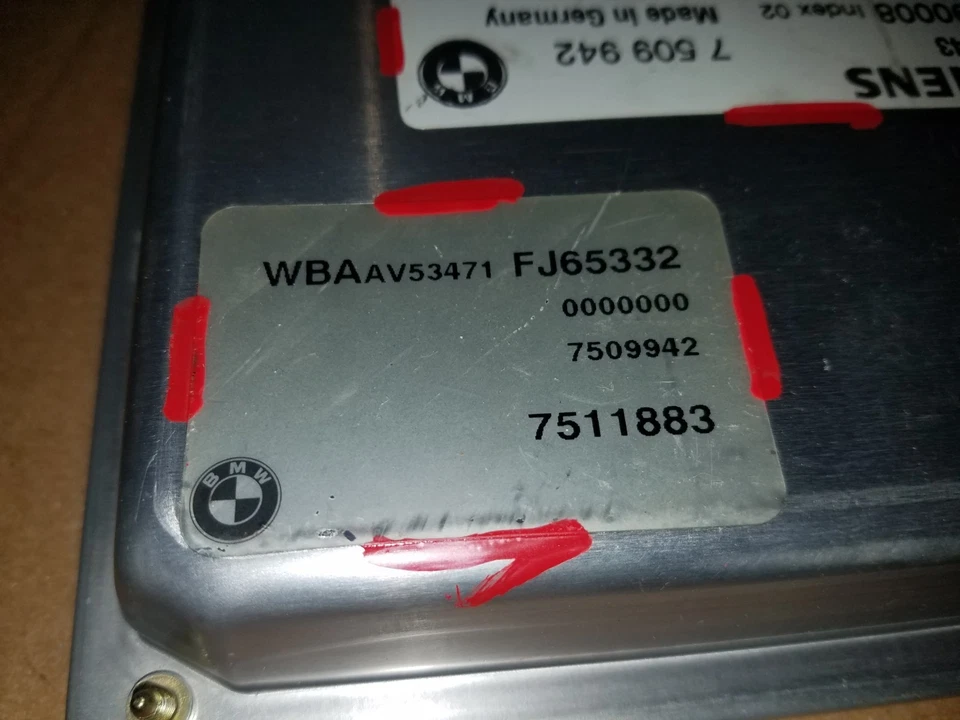 BMW 330i E46 2001 ordenador ecu ecm tcm ews maletero encendido cilindro llave cerradura puerta Foto 4 de 4