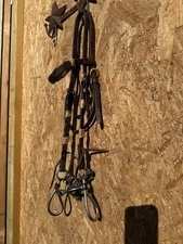 USED CIRCLE Y BRIDLE HEADSTALL WITH 5" TEAR DROP BIT RAWHIDE ACCENT DARK OIL