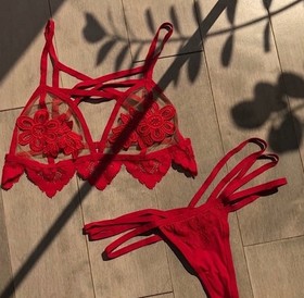 SET For Love and Lemons Skivvies Ruby Lace Appliqu&eacute; Lingerie Strappy Bralette 
