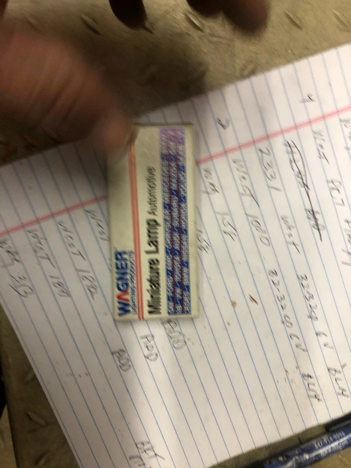 Camión Autobús Coche Militar Wagner 158 Bombillas 12v 2cp Caja de 10 Foto 2 de 3