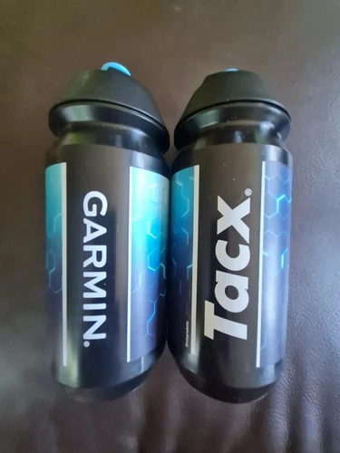 2 x Tacx Garmin blau/schwarz Wasser Bidon Flaschen......brandneu
