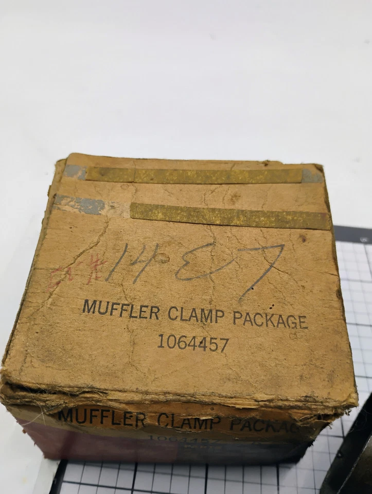 Plymouth 1939-41 Mopar 1064457 зажим глушителя упаковка новый из старых запасов сделано в США - Изображение 4 из 4