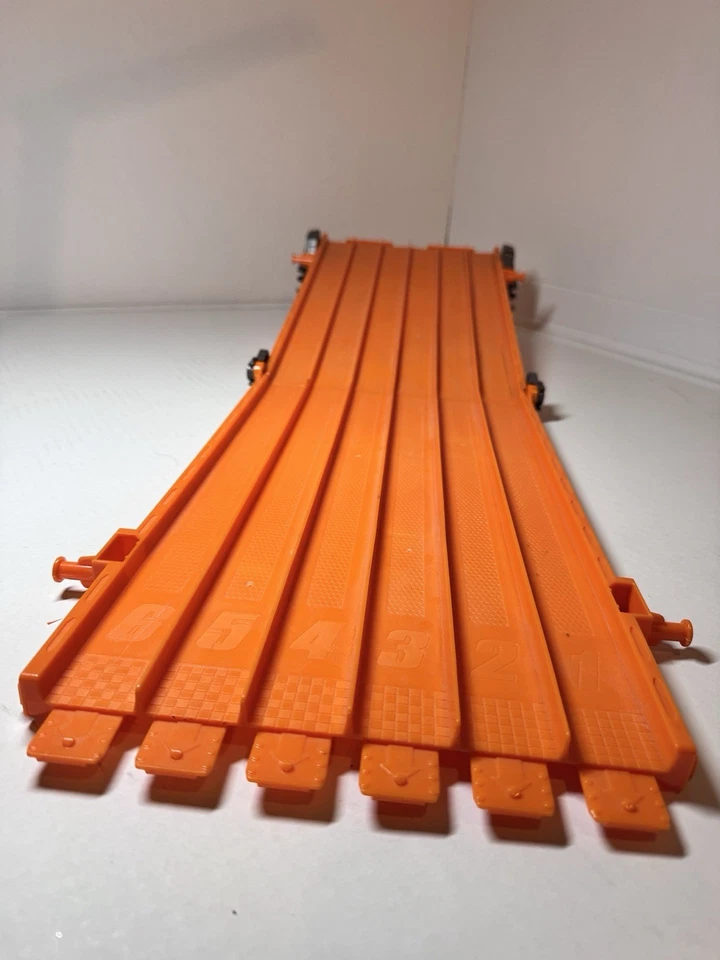 Hot Wheels Super 6-lane Raceway Lower + Finish Section- Bottom- End - Image 2 of 4