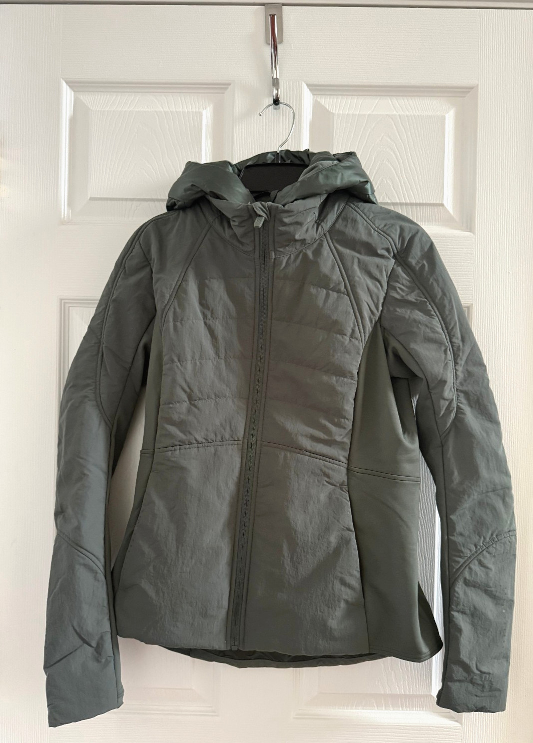 NWT Lululemon Another Mile Jacket Size 6 OR 8 Palm Deco - LW4BT6S PLMD