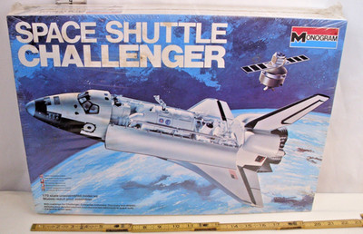 MONOGRAM NASA SPACE SHUTTLE CHALLENGER PLASTIC MODEL KIT 1:72 BOXED 5702 SEALED