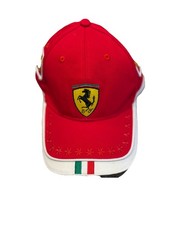 Gorra Scuderia FERRARI Logo ~ Producto Oficial Gorra de Carrera Ajustable con Correa ~ Roja