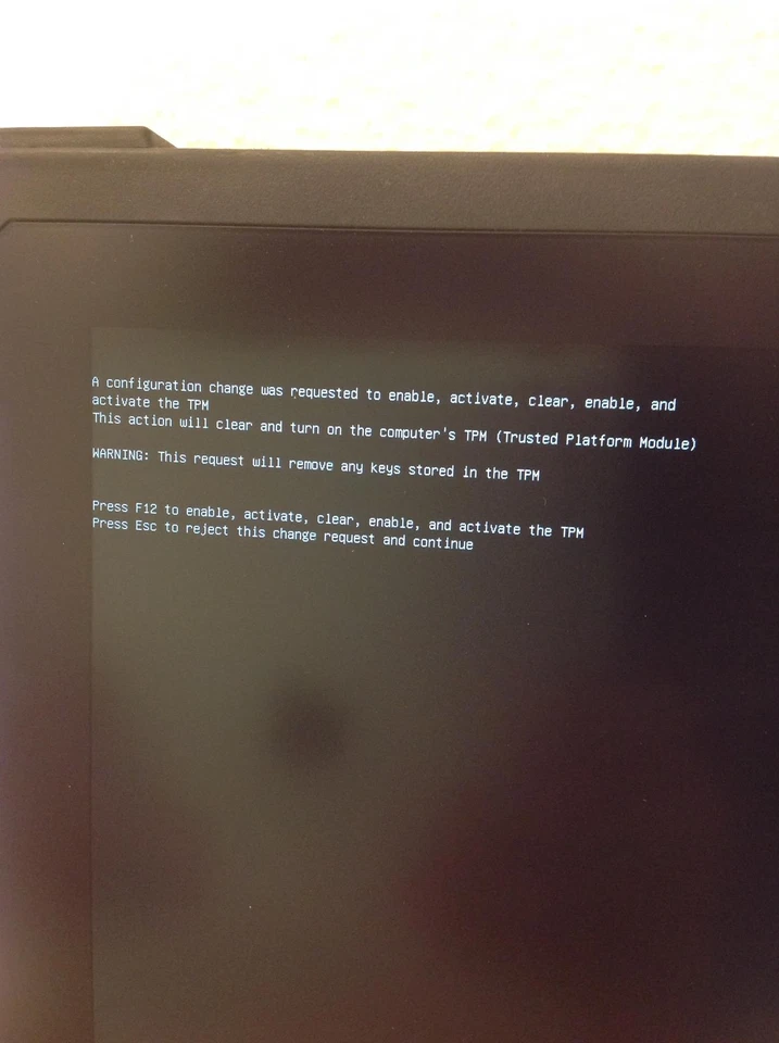 Tablet Dell Latitude 7212 Rugged i7 1.90Ghz 8va Generación 11.6" con 256 SSD, 16GB, 2xBatt Foto 2 de 4