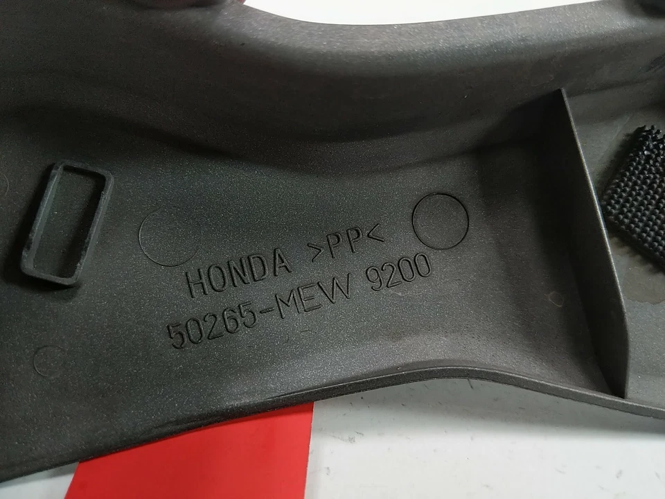 10 Cubierta de placa pivotante izquierda negra Honda NT700 50265-MEW-9200 Foto 4 de 4