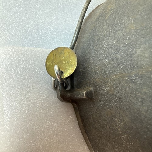 UTAH CENTENARIO PESADO 12" HIERRO FUNDIDO 3 PATAS/PIES CAMPAMENTO HORNO HOLANDÉS CON ETIQUETA Y TAPA - Imagen 15 de 24