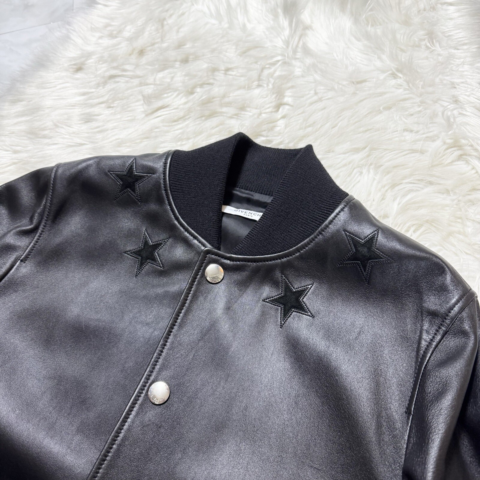Authentic Great condition Givenchy round star lea… - image 11