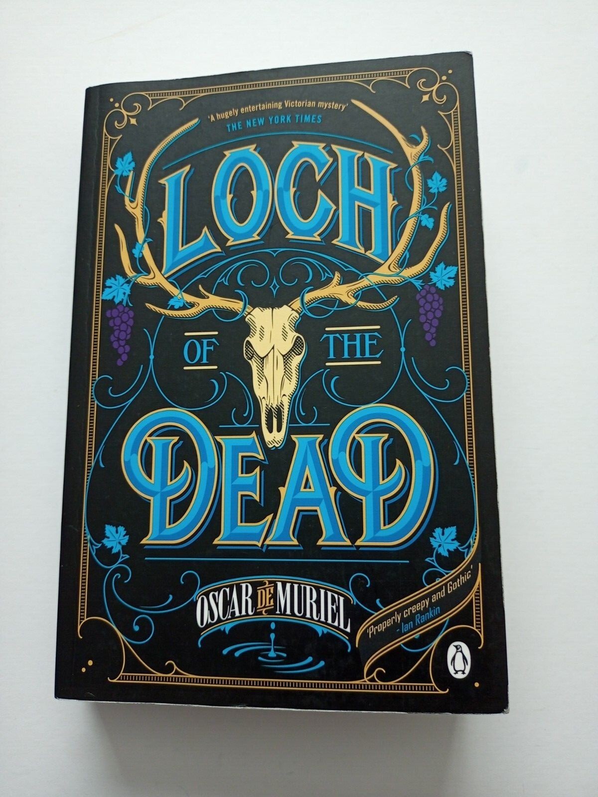 Loch of the Dead Oscar de Muriel Frey & McGray Penguin paperback 2018 Loch Maree