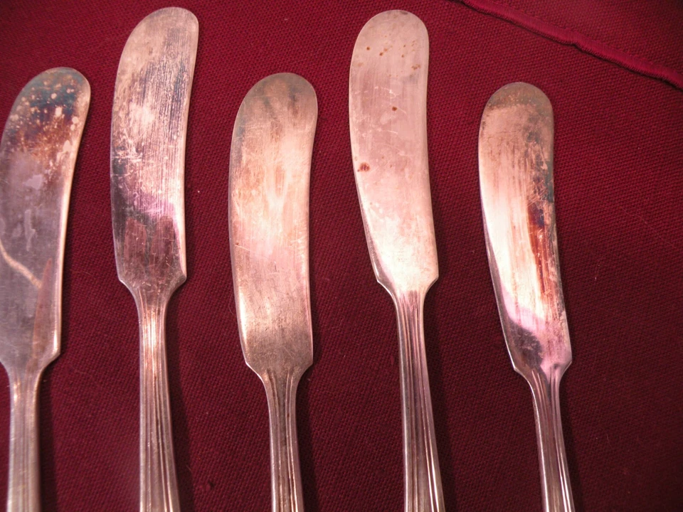 Набор из 7 ПОСЕРЕБРЕННЫХ разбрасывателей масла WALLACE 1934 REGAL KNICKERBOCKER 6 1/8 дюйма - Изображение 3 из 4