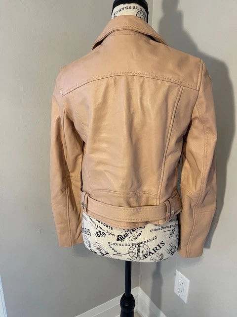 CHAQUETA MOTO NUEVA SIN ETIQUETAS ALDO BEIGE 100% CUERO DE OVEJA GENUINO CON CINTURÓN TALLA PEQUEÑA Foto 4 de 4