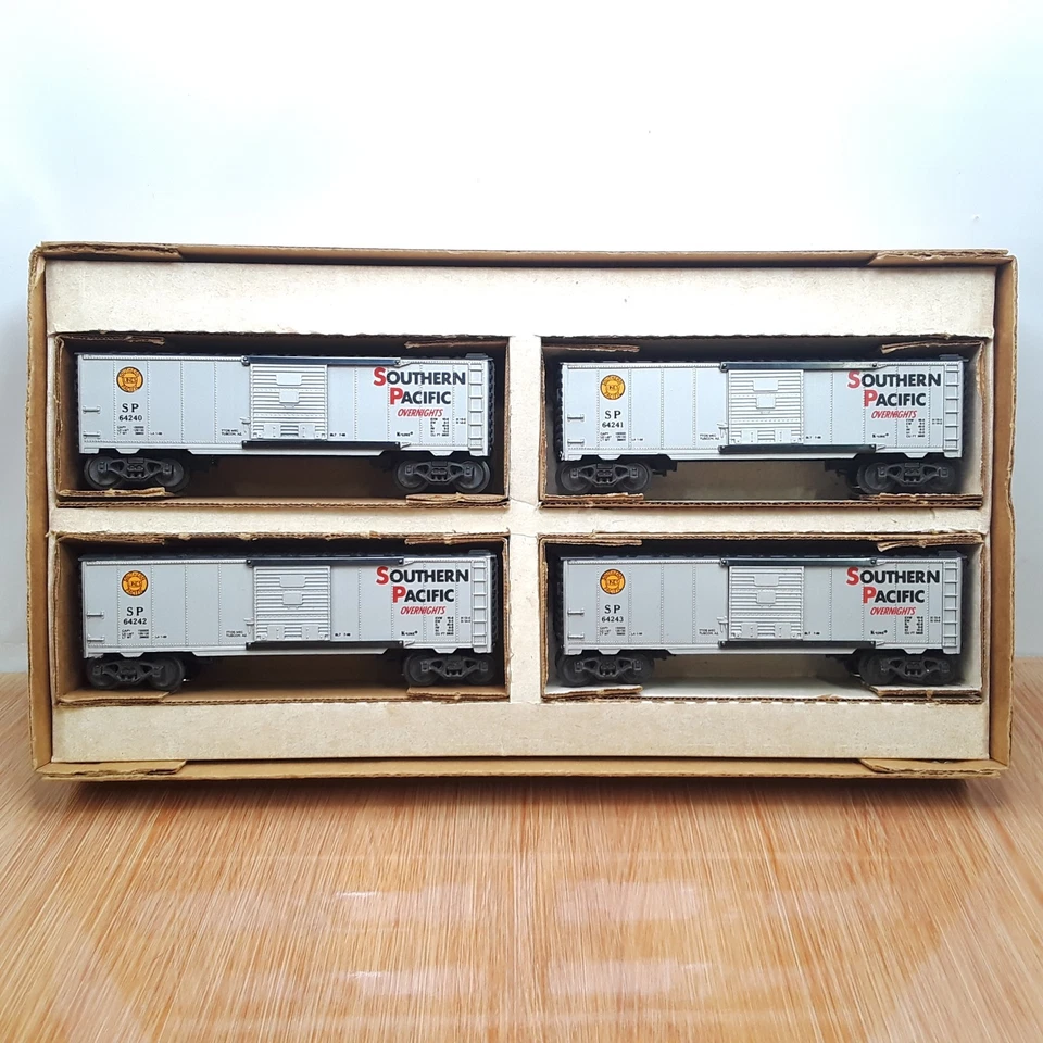 K-Line Southern Pacific 4-Pac Boxcars O/27 "Overnights" O Gauge K-6424 READ - Image 2 of 4