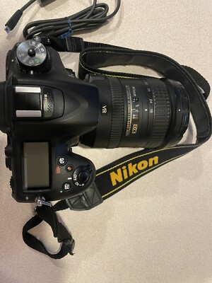 Nikon D7100 DSLR Camera + AF-S DX 18-200mm f/3.5-5.6G ED VR +