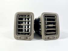 1999-2006 Silverado Sierra Right Passenger Dash AC Heater Air Vents x2 Oak OEM