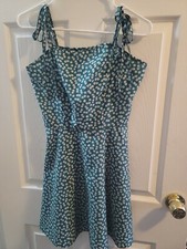 Shein Summer Cami Dress Size Small. Fit And Flare. Green With White Flowers 