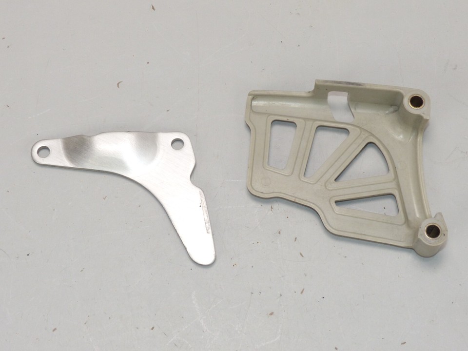 19992004 Yamaha YZ250 2 stroke front sprocket cover case saver 5CU