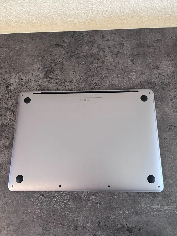 Apple MacBook Pro 13,3" Retina Intel i5 8GB 256GB SSD Silber Touch Bar inkl MwSt, photo 3 of 5