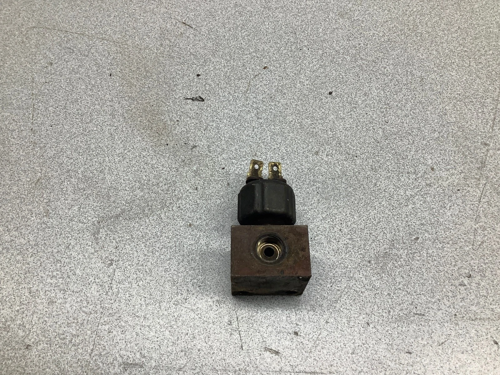 2002 02 POLARIS SCRAMBLER 400 4X4 OEM FRONT BRAKE LINE SPLITTER