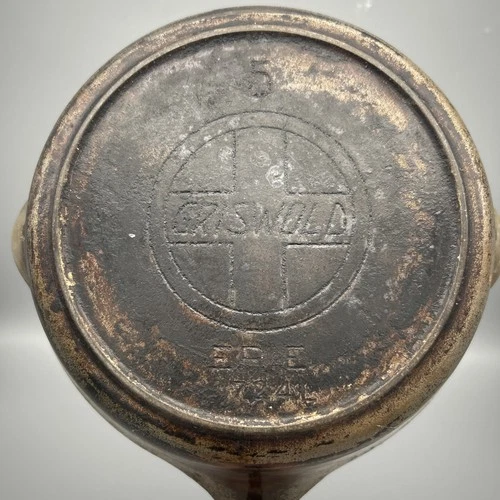 Griswold Erie #5 Slant Logo Cast Iron Skillet Pan 724L Heat Ring Antique