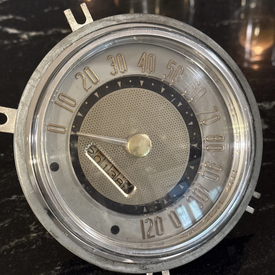 Dodge Velocímetro 1952 1953 1954 OEM calibre 120 MPH con odómetro (20.138 millas) Foto 3 de 4