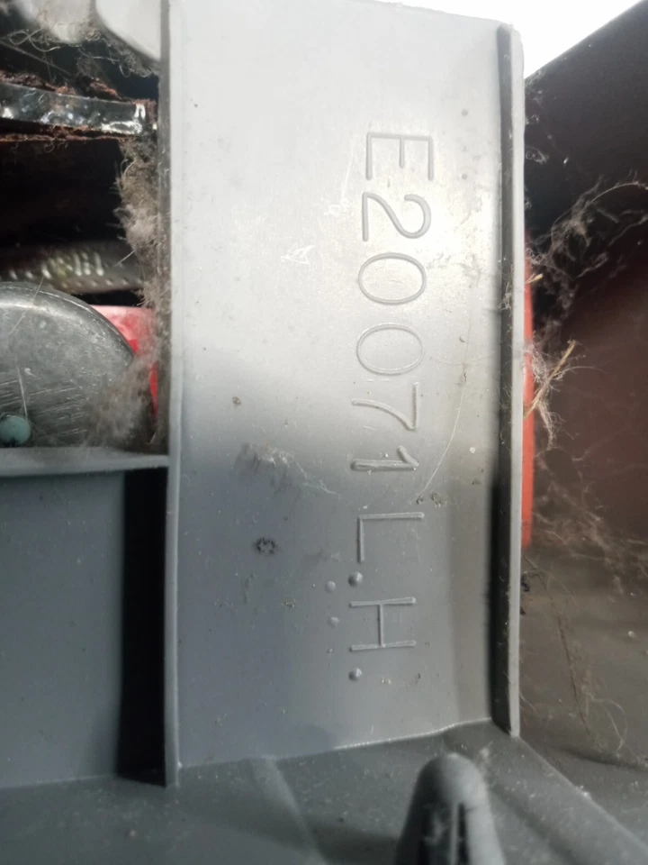 Cinturón de seguridad izquierdo pasajero delantero izquierdo OBS Chevy GMC C1500 K1500 1988-1998 Suburban Foto 4 de 4