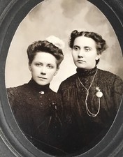 1900  s TWO Pretty Young Ladies Sisters Vintage CABINET CARD PHOTO