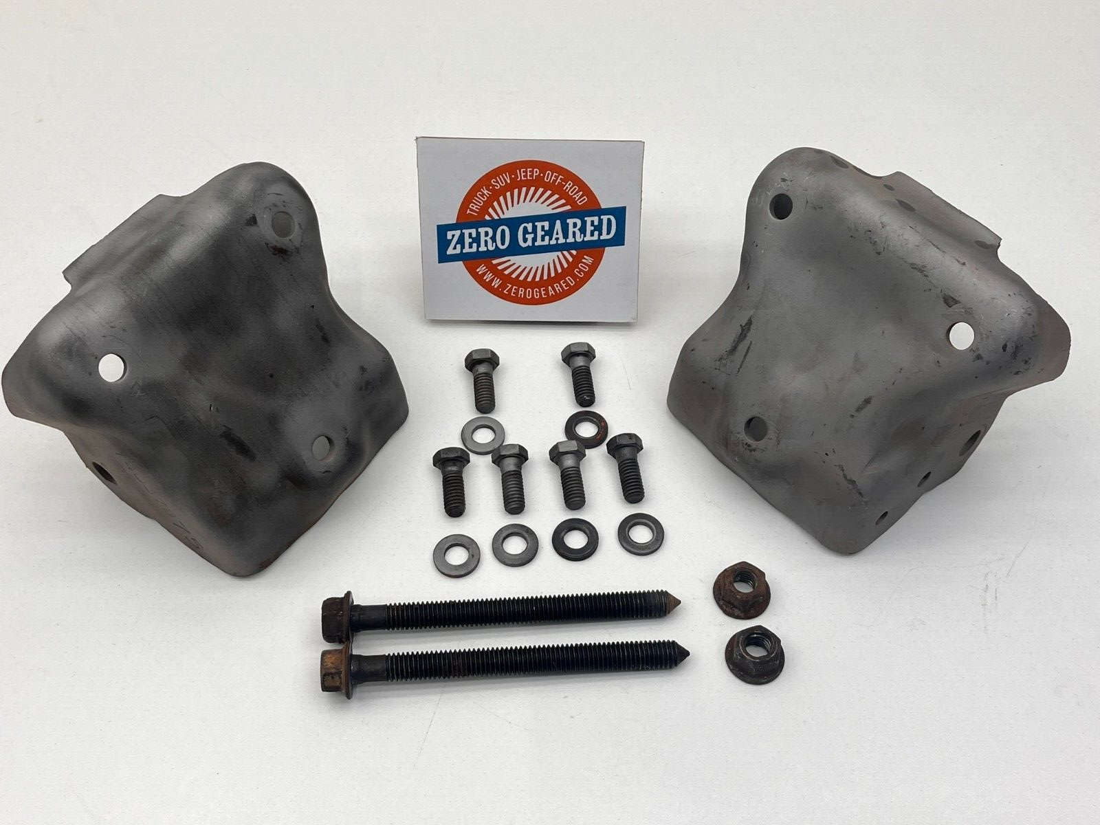 Small Block Chevy V8 Motor Mounts Clam Shell 305 327 350 400 SBC w