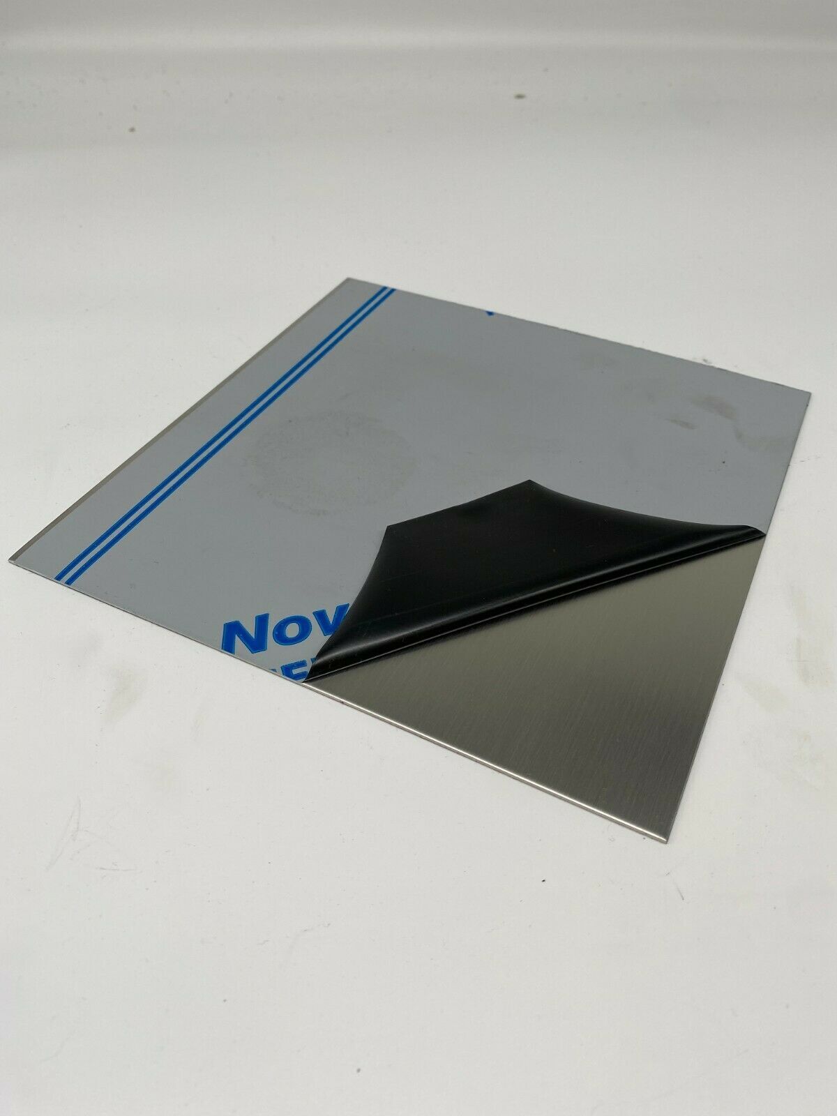 Produktbild von Edelstahlblech 1.4301 – 1,5 Mm, 400x400 Mm, Einseitig Geschliffen, Korrosionsbeständig, Zuschnitt, Für Innen & Außen