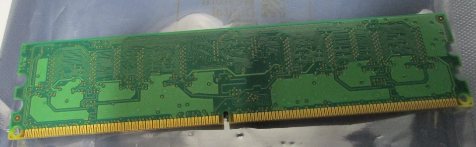 Samsung 1GB 240-Pin PC2-6400 DDR2 800Mhz Non-ECC SDRAM Memory M378T2863EHS-CF7 - Image 2 of 2