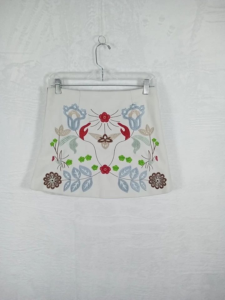 An na 70 年代嬉皮刺绣 3D 侧拉链白色花卉尺寸 6 迷你裙内衬 — 第 4/4 张图片