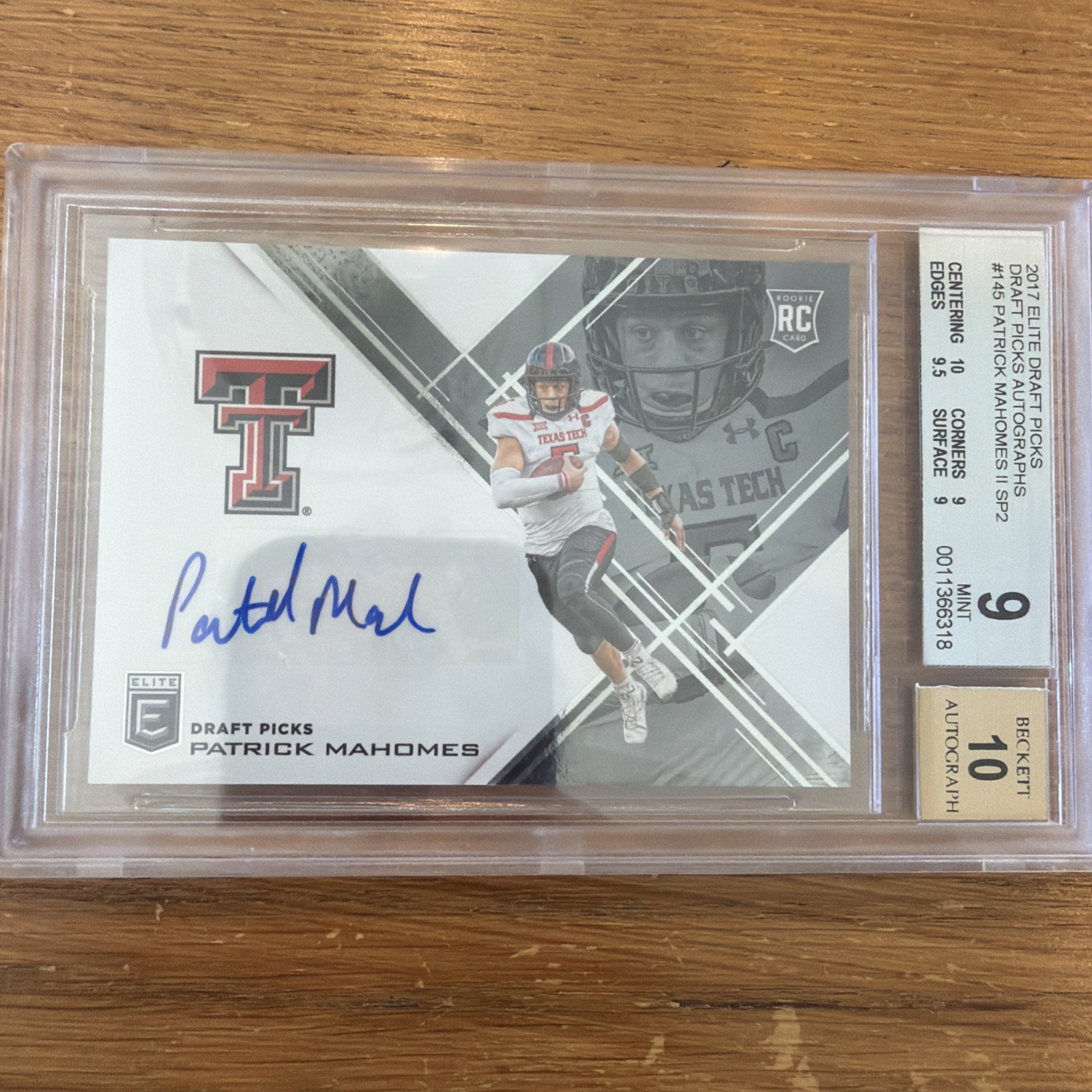 2017 Elite Draft Picks Patrick Mahomes RC Rookie Auto BGS 9 / Auto 10