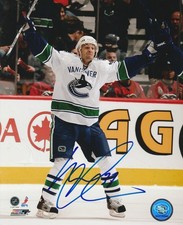 PAVOL DEMITRA SIGNED VANCOUVER CANUCKS 8x10 PHOTO #1 Yaroslavl Lokomotiv KHL