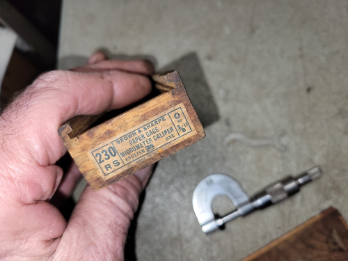old Brown & Sharpe No. 230 RS Machinists 0 to 3/8'' Paper Gage Micrometer w/Box - Afbeelding 14 van 17