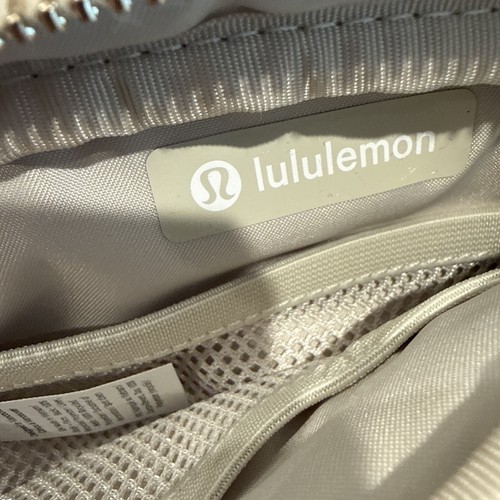 Lululemon Everywhere Belt Bag Plush Fleece Bone Silver Faux Fur NWT - Picture 7 of 7