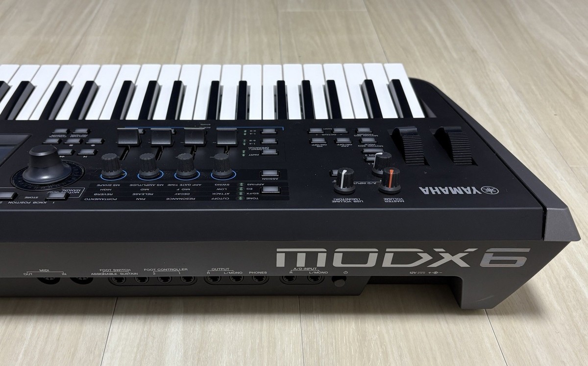 Yamaha MODX6 61-Key Keyboard Synthesizer with Adapter Used Yamaha MODX6 61-Key Keyboard Synthesizer with Adapter Used