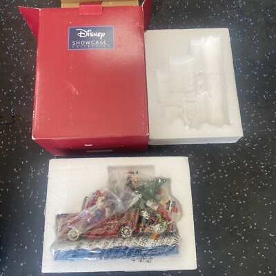 NEW in box Enesco DISNEY showcase collection Loads of Christmas Cheer Figurine