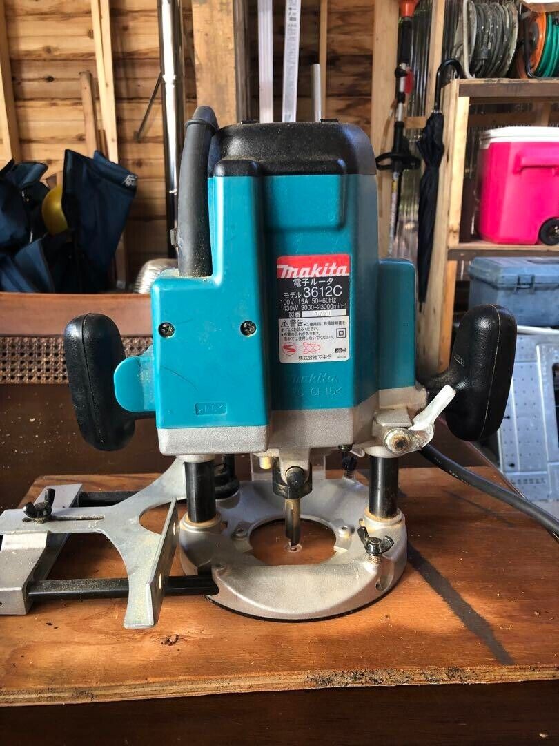 MAKITA 3612C PLUNGE ROUTER 3-1/4 H.P. 115 VOLT 9000-23000 MAKITA 3612C PLUNGE ROUTER 3-1/4 H.P. 115 VOLT 9000-23000