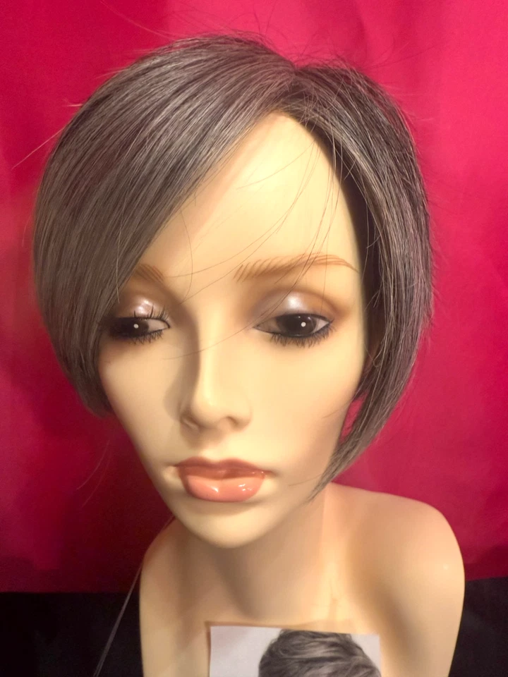 Peluca Raquel Welch "Go To Style" Azúcar y Carbón Foto 4 de 4