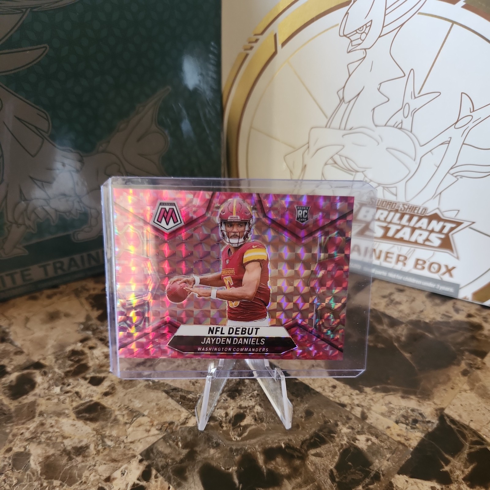 2024 Panini Mosaic - NFL Debut Jayden Daniels #272 Camo Pink Mosaic Prizm (RC)